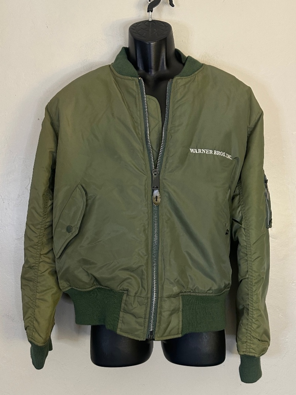 Warner Brothers VTG Bomber Jacket 26" armpit to armpit Gently worn vintage Nylon